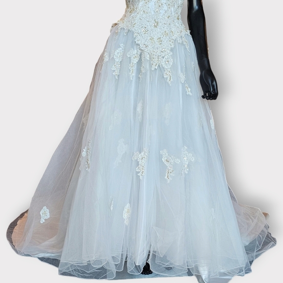 Vintage White Mon Cheri Ballgown Wedding Dress - Picture 5 of 15